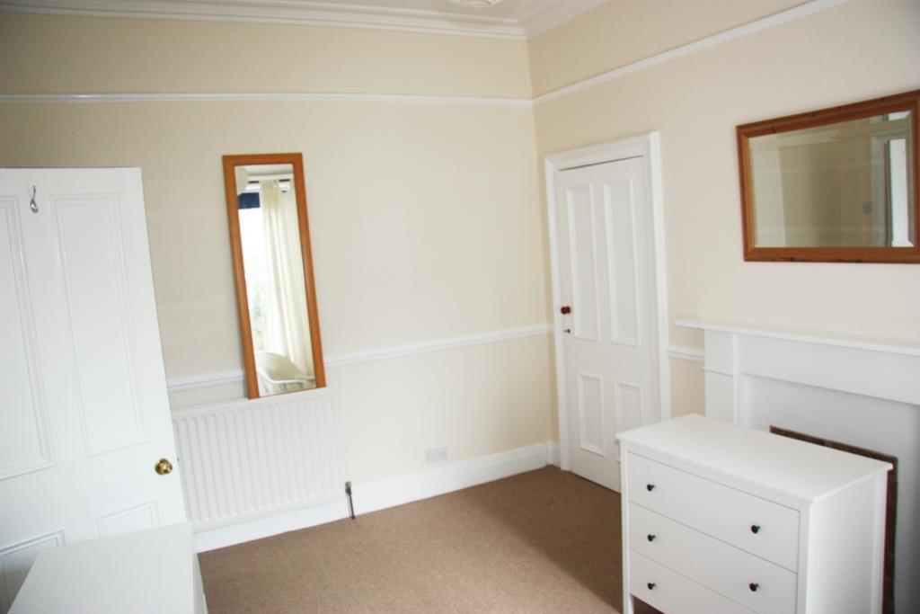 54 Holly Avenue (6)