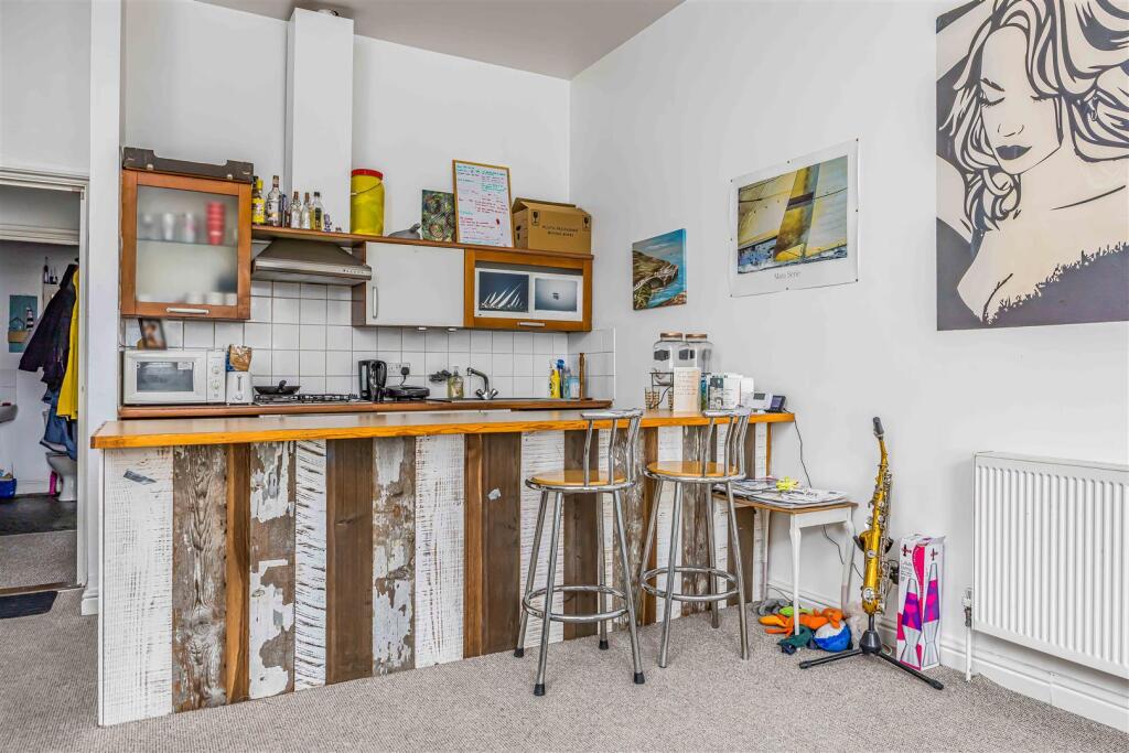 54 Victoria Road North, Southsea-Small-PorticoMark