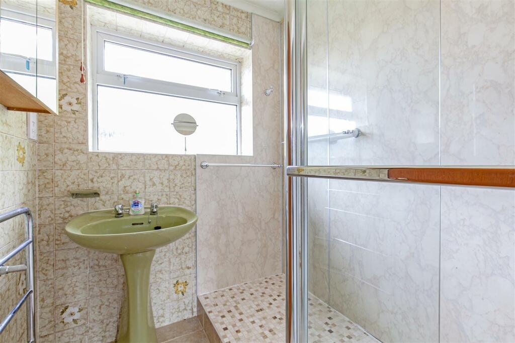 Fully Tiled Shower Room