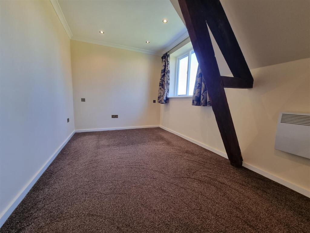 Bedroom 2.jpg