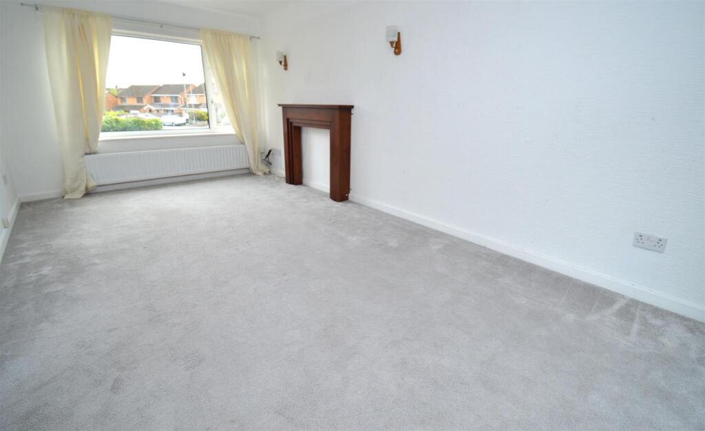 Living Room 1.JPG