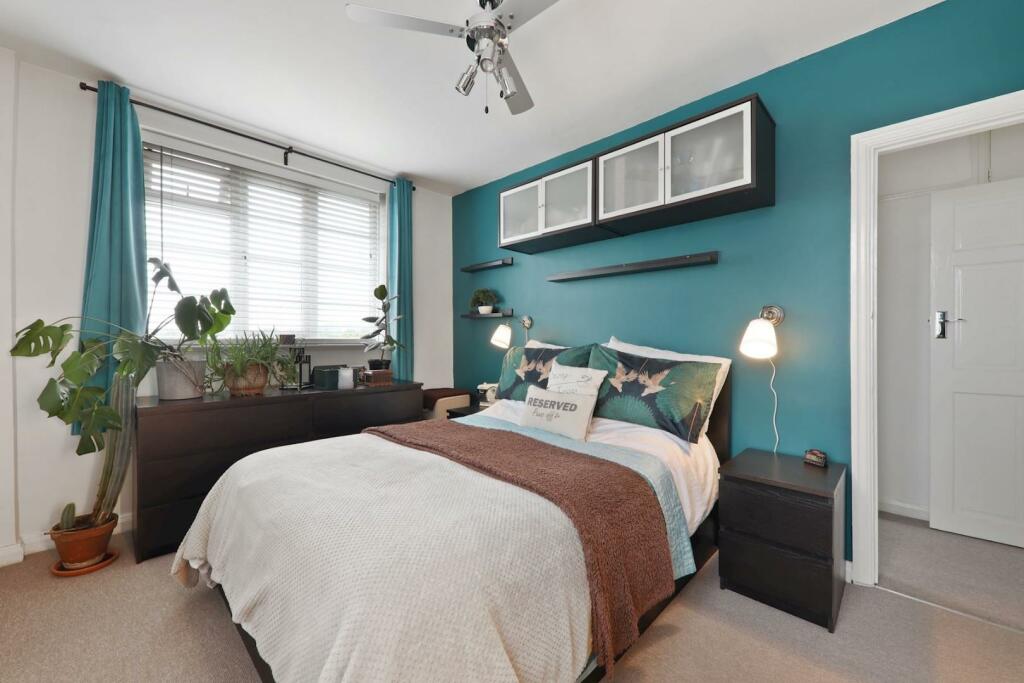 06-6aecJHPropWpen- 27 Sherborne Court - 18 (1)-med