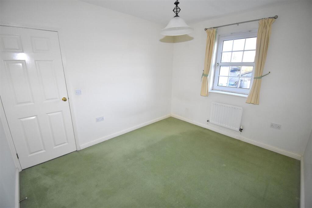 Bedroom 2.JPG
