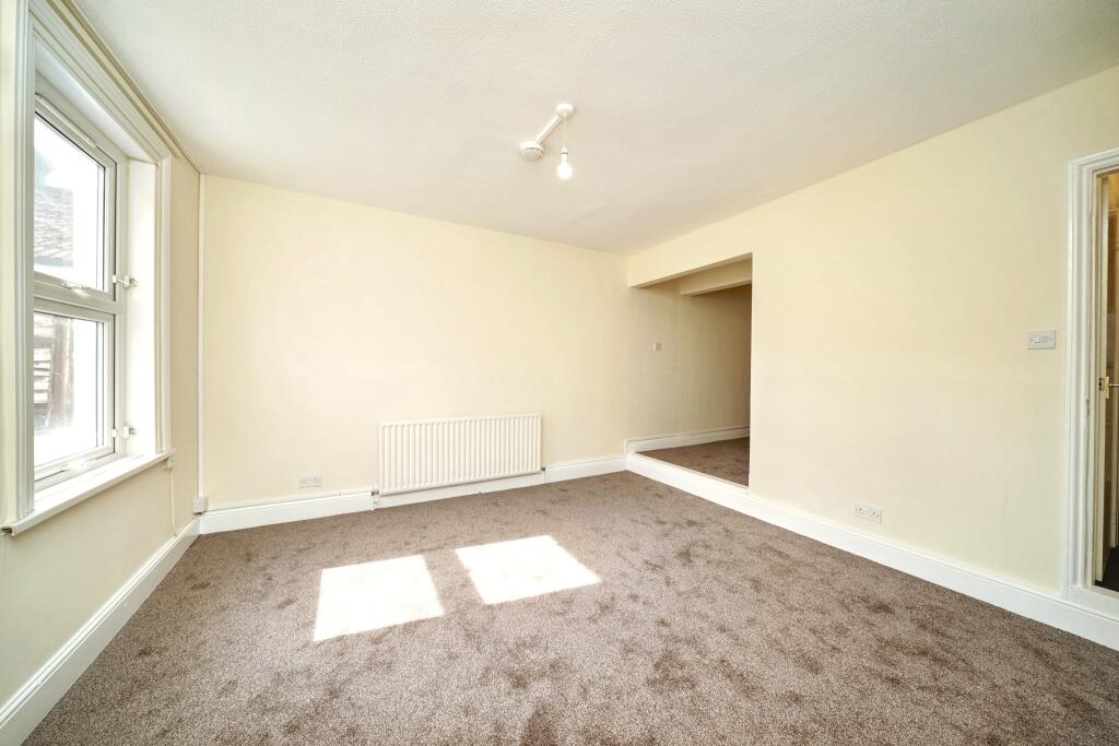 9B Farningham Road, Caterham, CR3 6LL