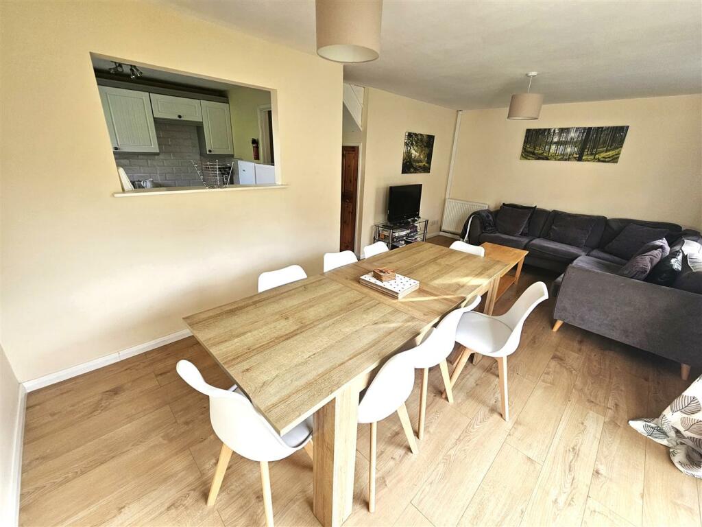 Dining room.jpg