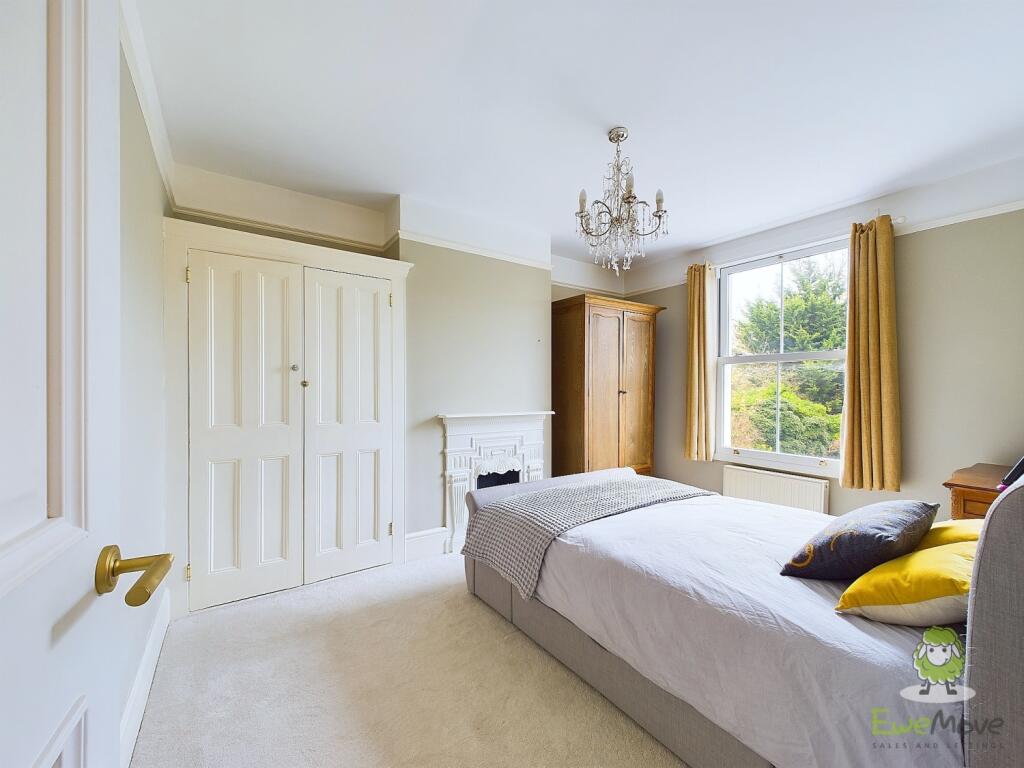 CAM01543G0-PR0103-STILL031