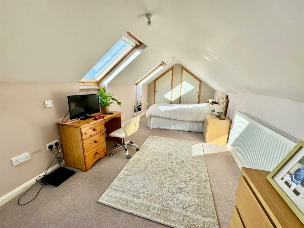 PHOTO-2024-10-30-18-09-09 (19).jpg