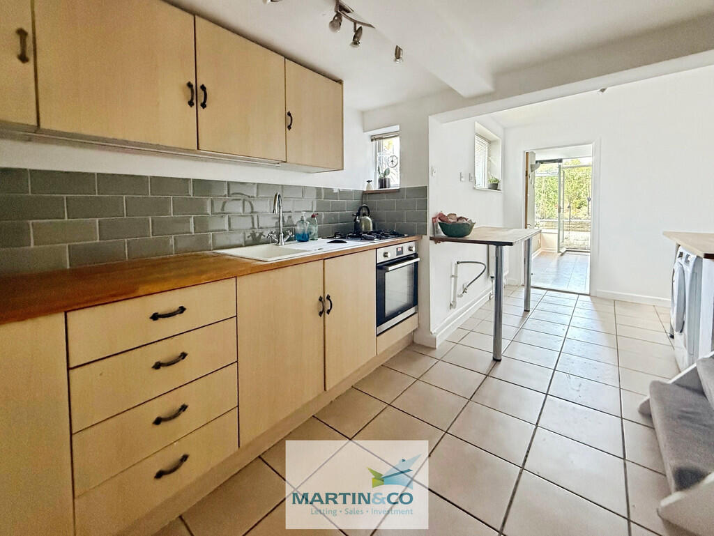 6b2a33bb--43F2-B5...