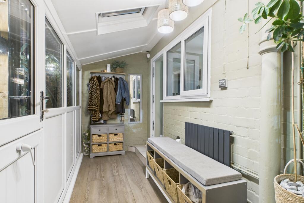 EweMove Spalding - Pinchbeck Rd - Hallway