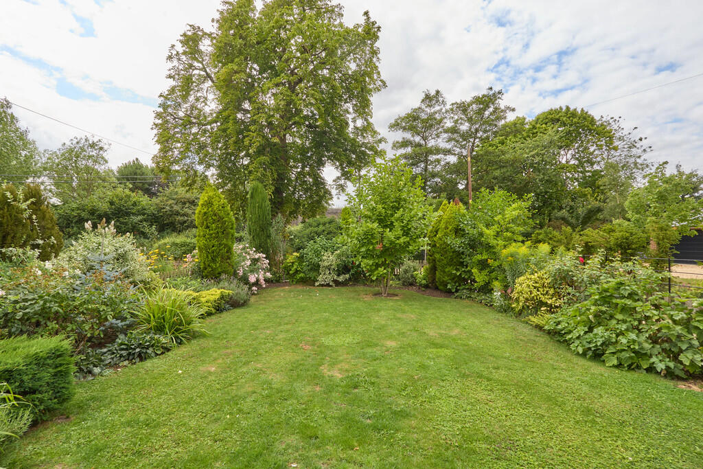 Flint Cottage 160...