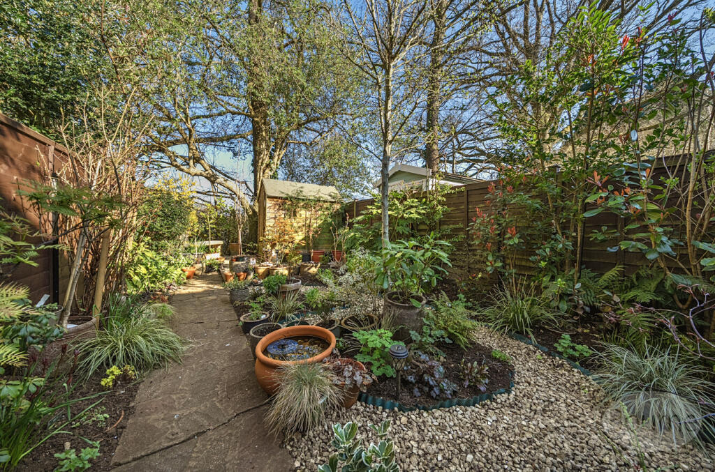 32633161-5555-4ea...