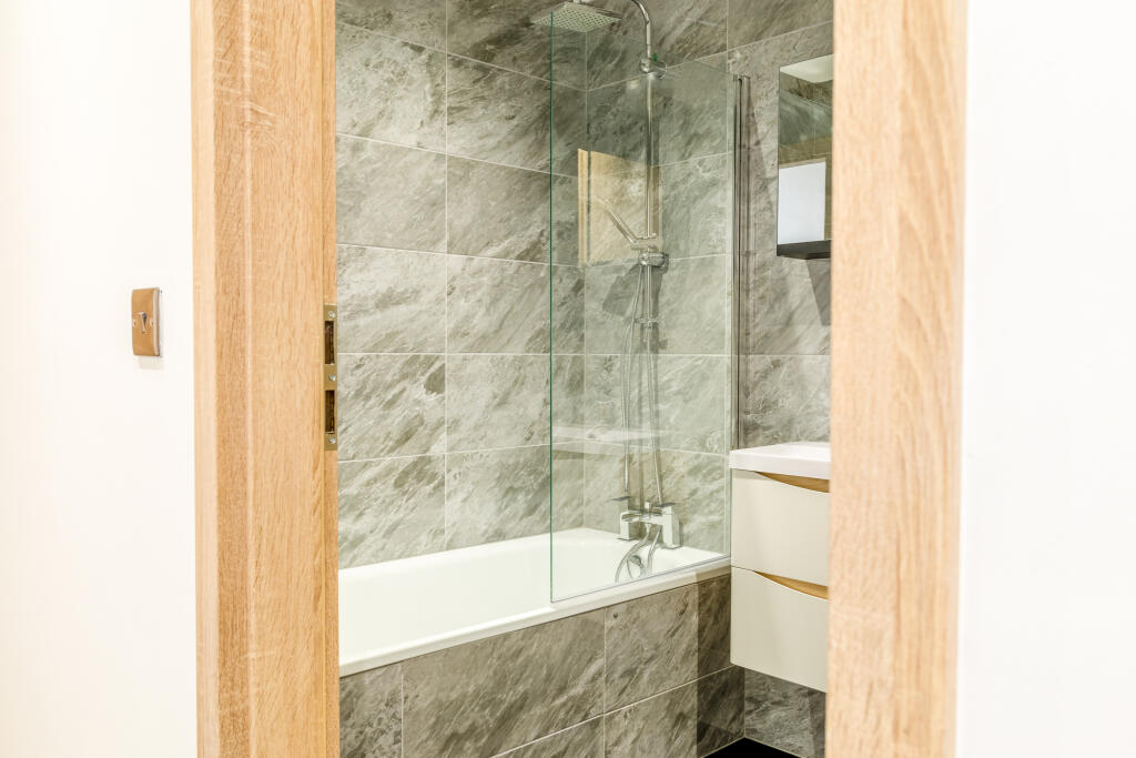 Apartment 1 (12).jpg