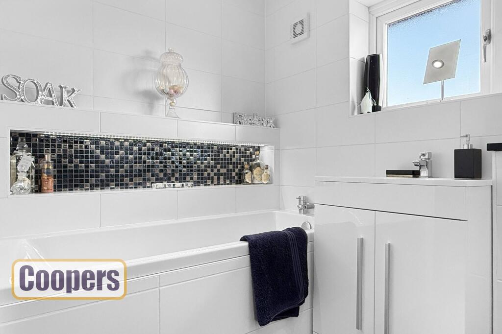 Bath/Shower Room