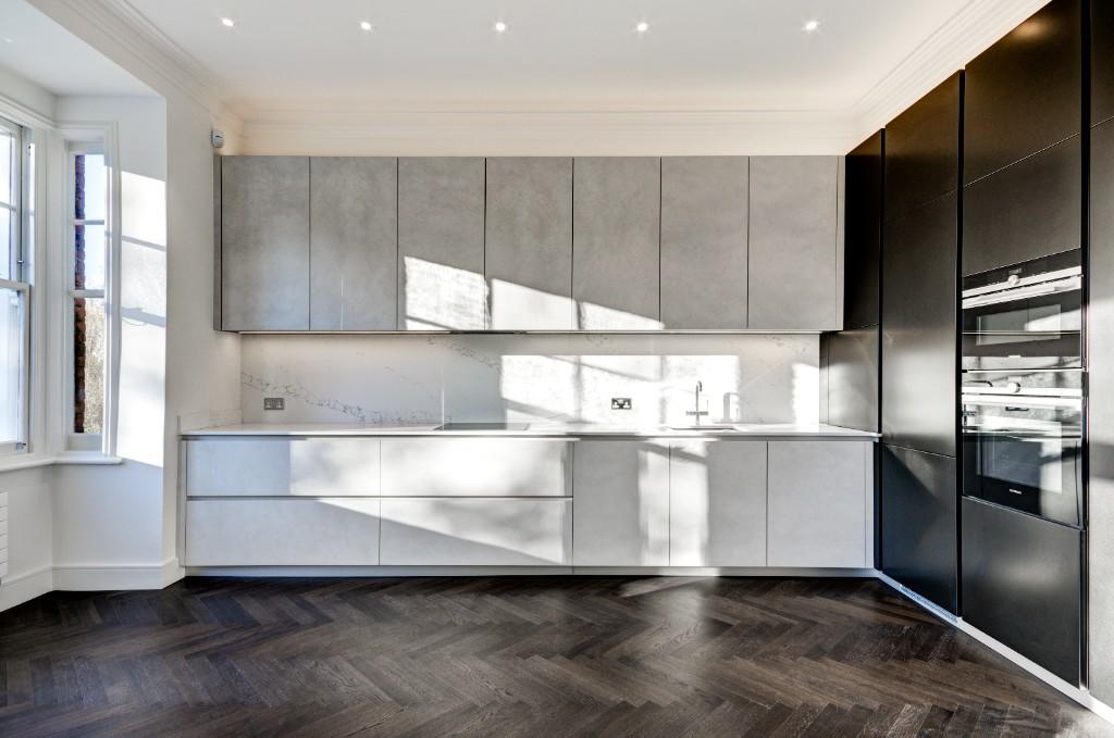 Fully fitted kitchen