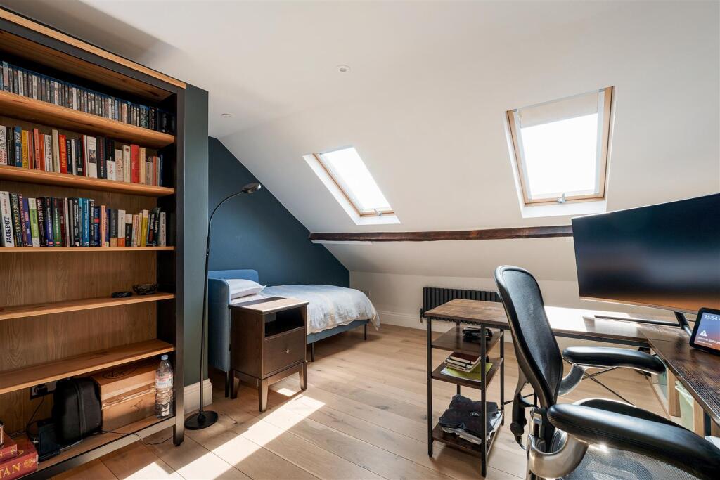 Ickworth Park Road E17