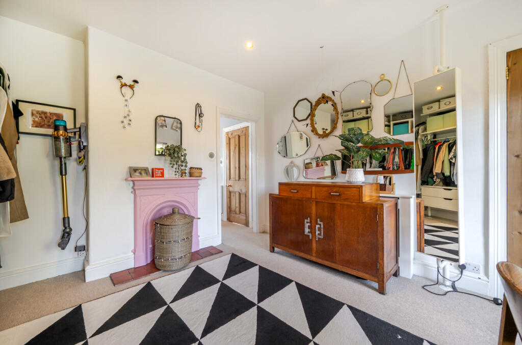 -68da82e6c1a81-l-1357299-16-68d977f3bcc77