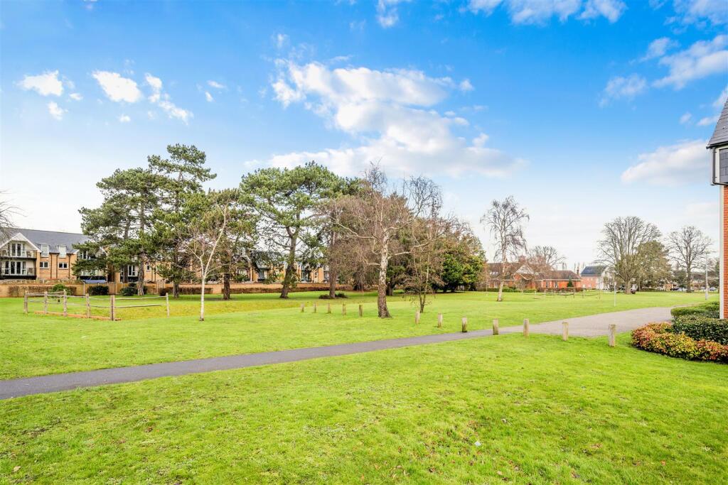 MULBERYY CLOSE (7).jpg