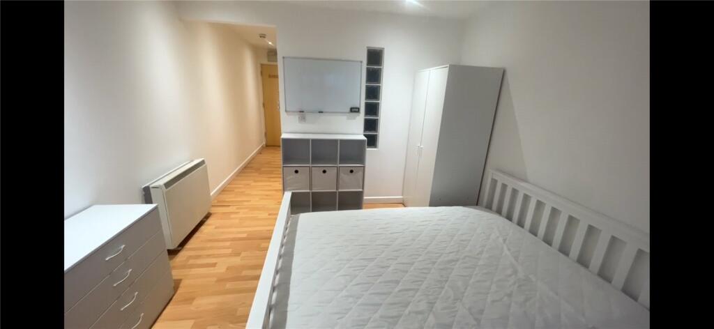 Lounge / Bedroom
