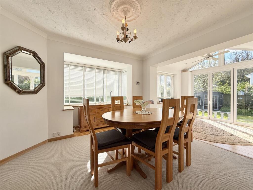 Dining Room.JPG