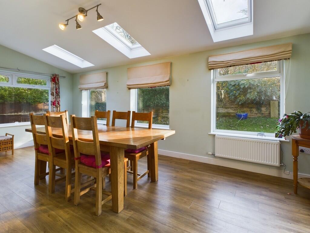 CAM02854G0-PR0306...