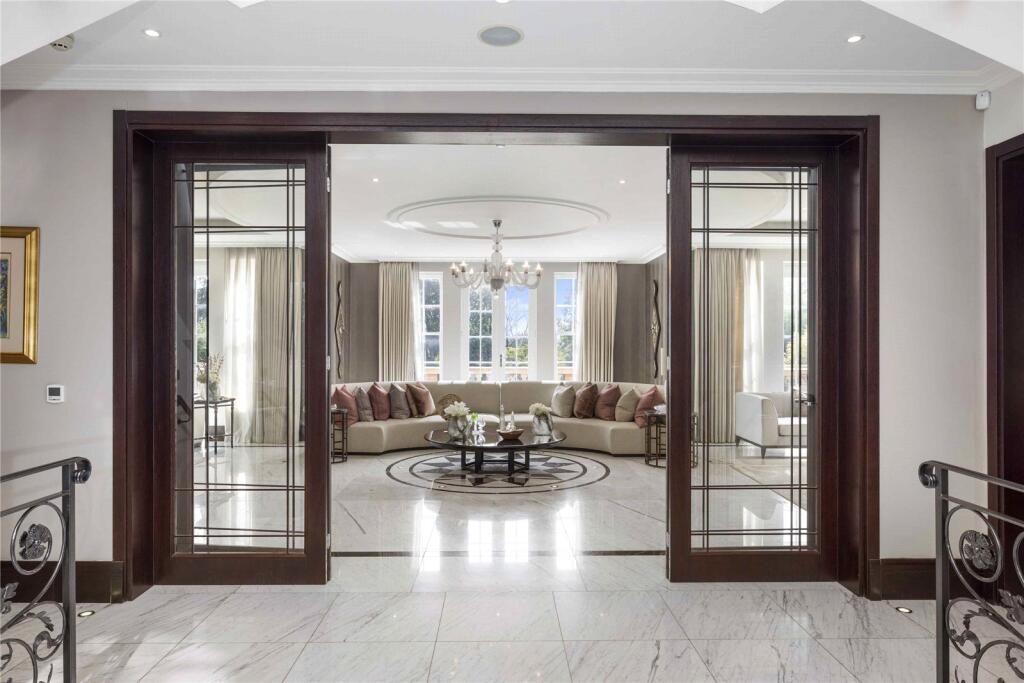 Hall Into Drawing Rm