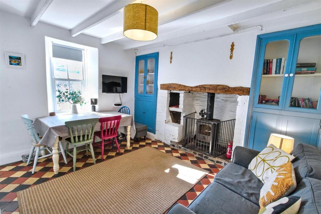 Living/dining room