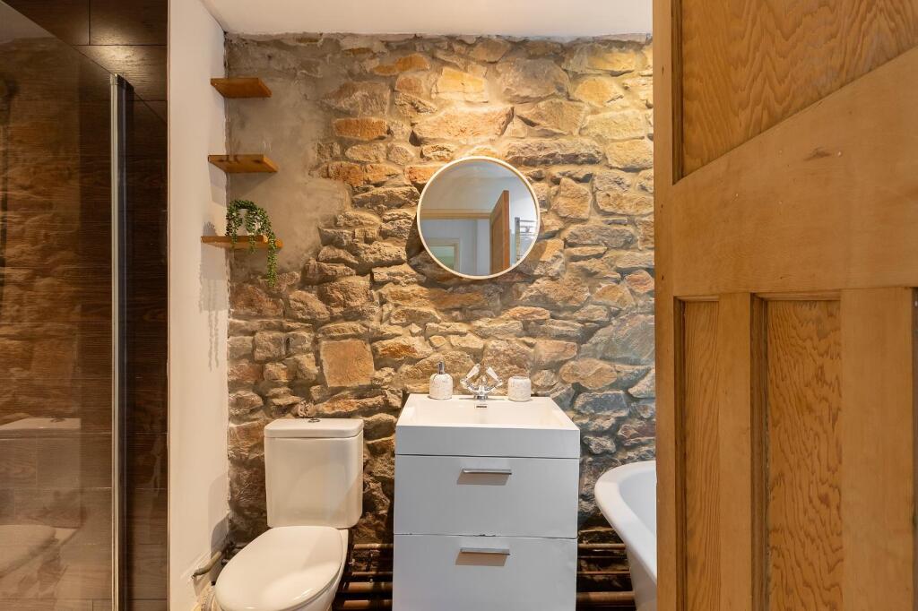 4C4CSP - Bathroom C.jpg