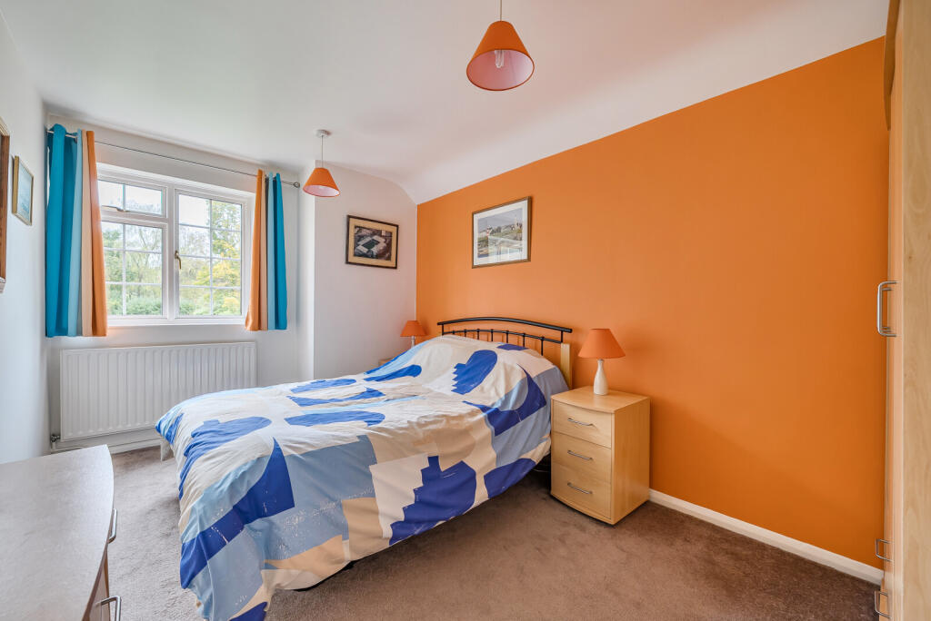 1369226-4-68ef9c1...