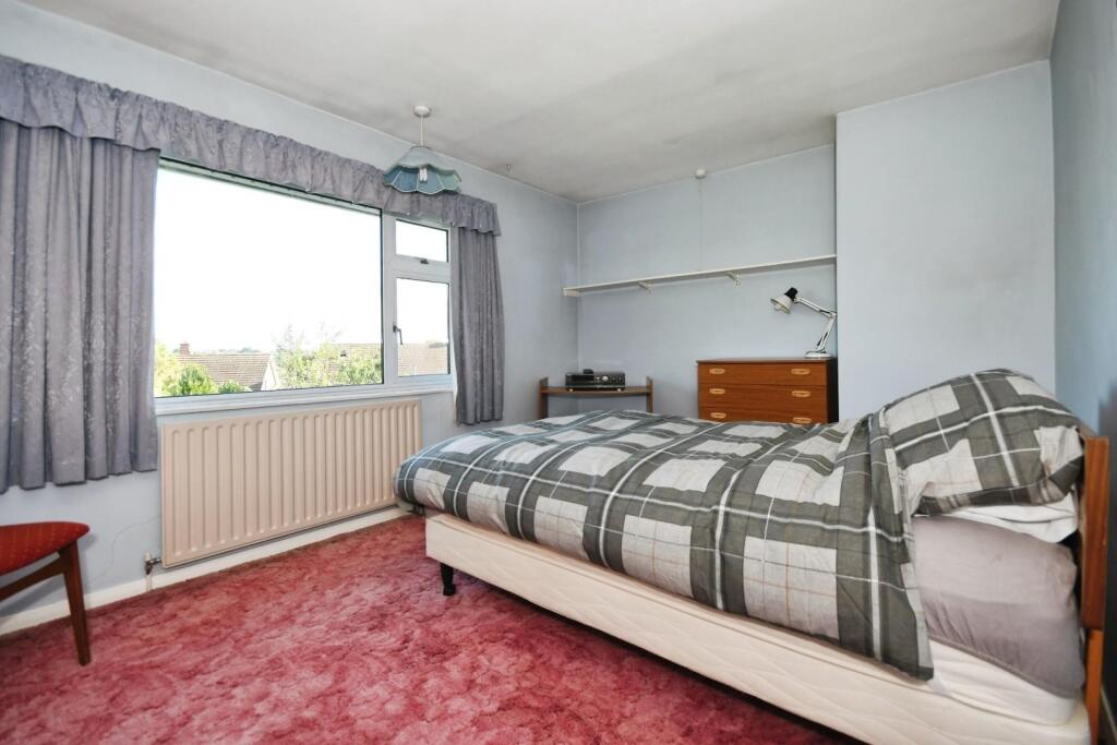 BEDROOM 1.jpg