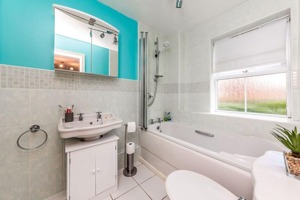 Jack And Jill Bathro