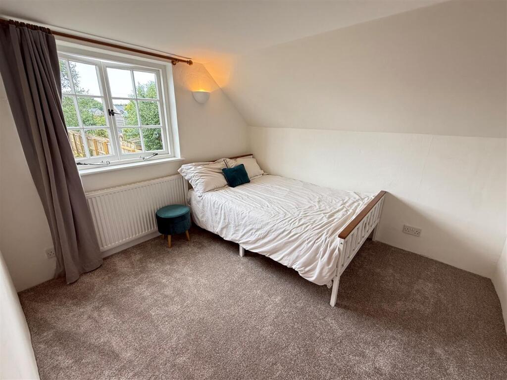bedroom chapel court.jpg