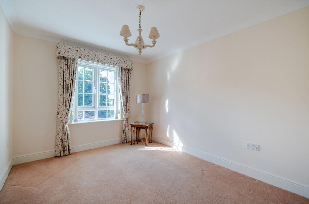 1358560-16-68da84...