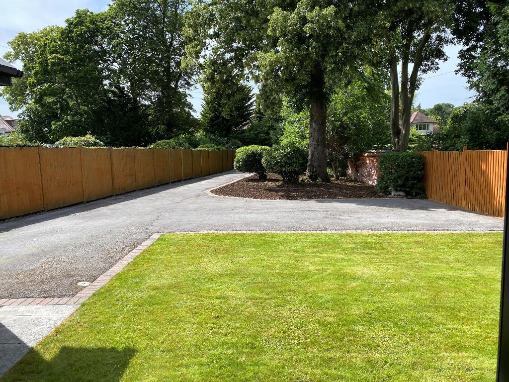 Aspect to Front Garden