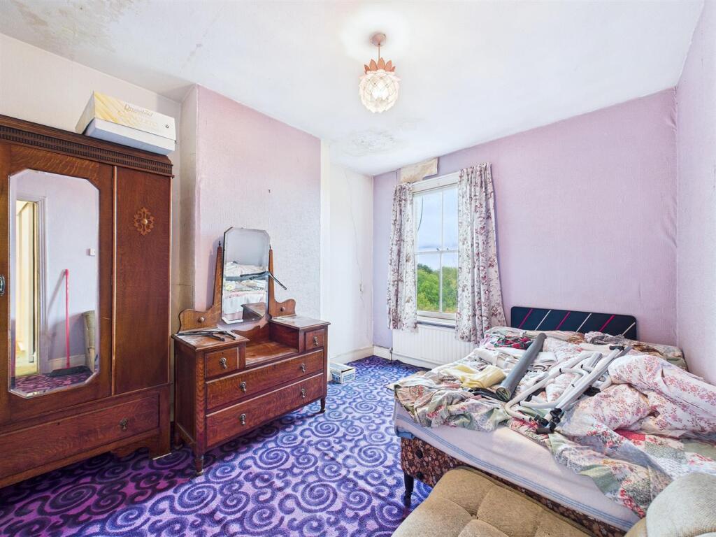 8 - 3-bedroom terraced house.jpg