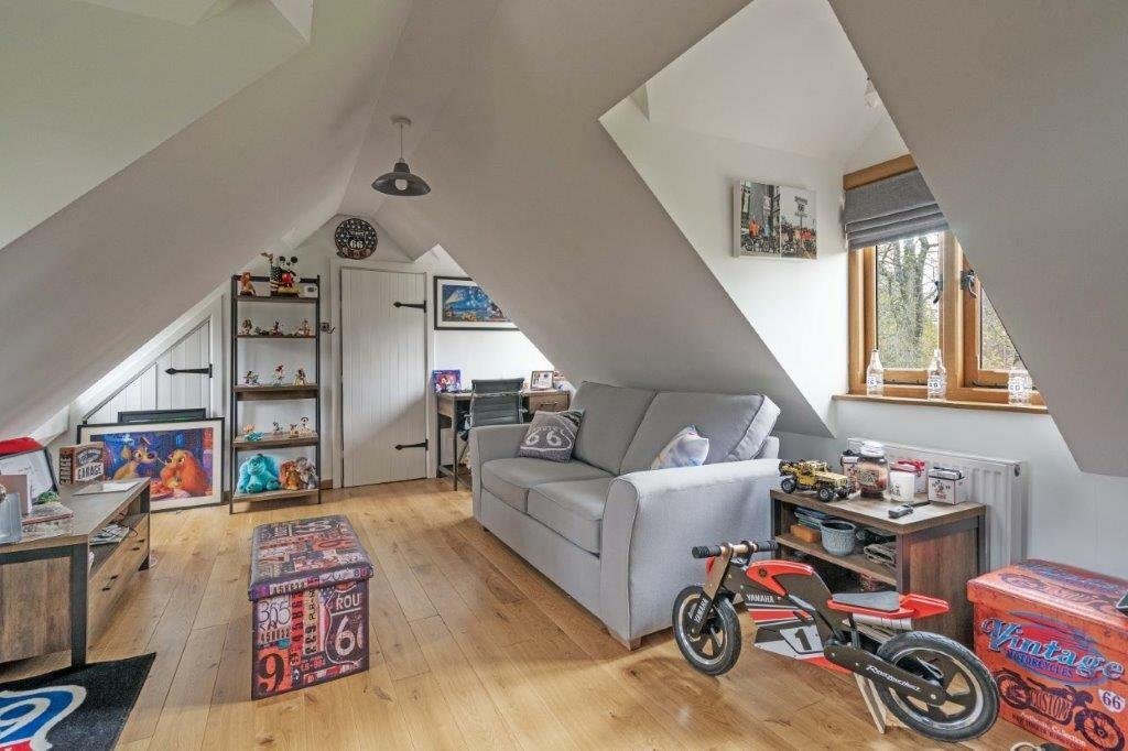 Bedroom/office
