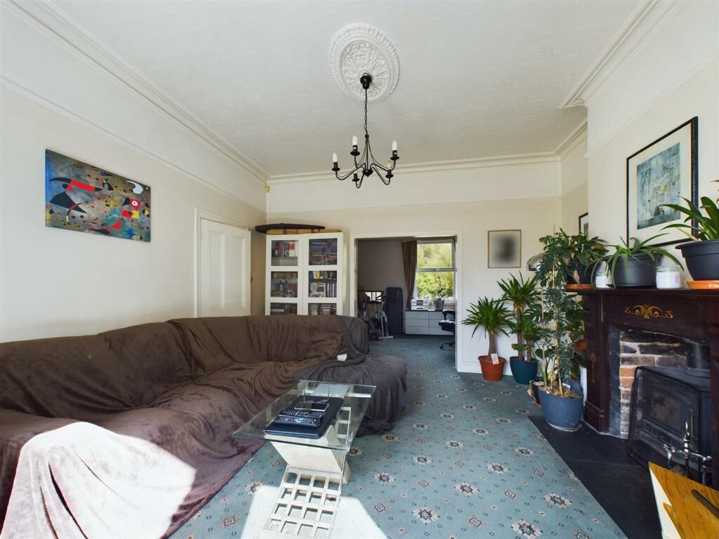 Lounge: