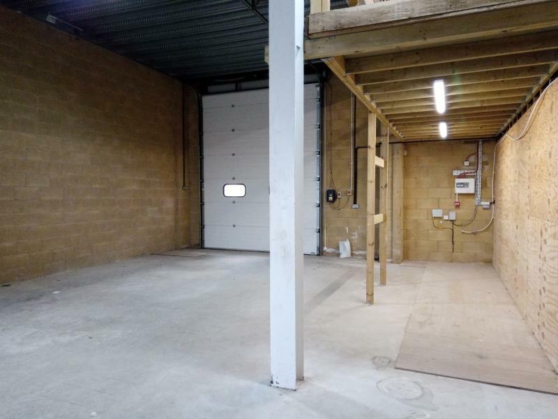 U17_Warehouse_door_1.jpg