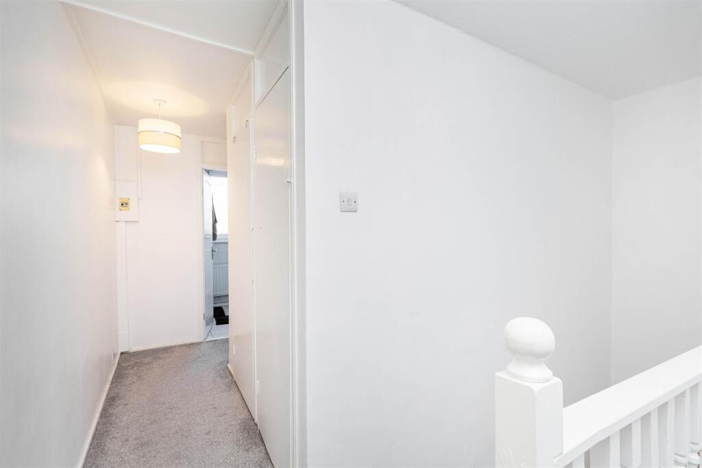 James_Anderson-16_Sancroft_Court-9.jpg