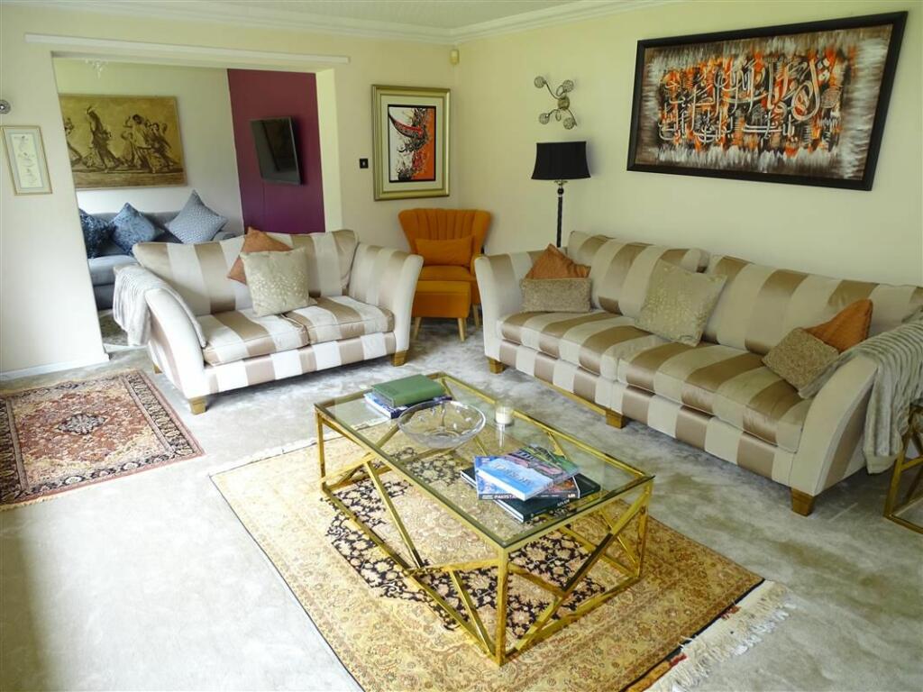 Lounge B