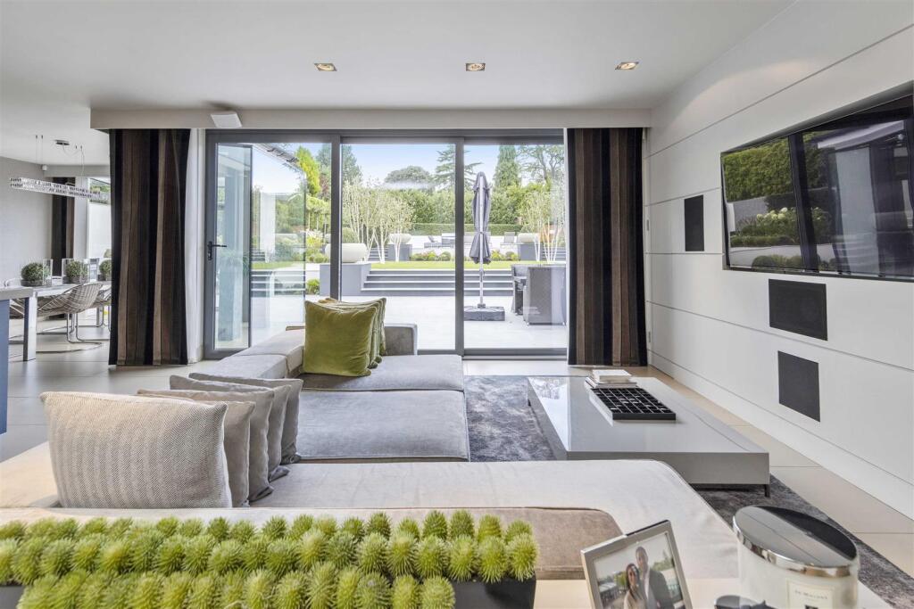 24-Combe-Ridings-KT2-7JU-38.jpg