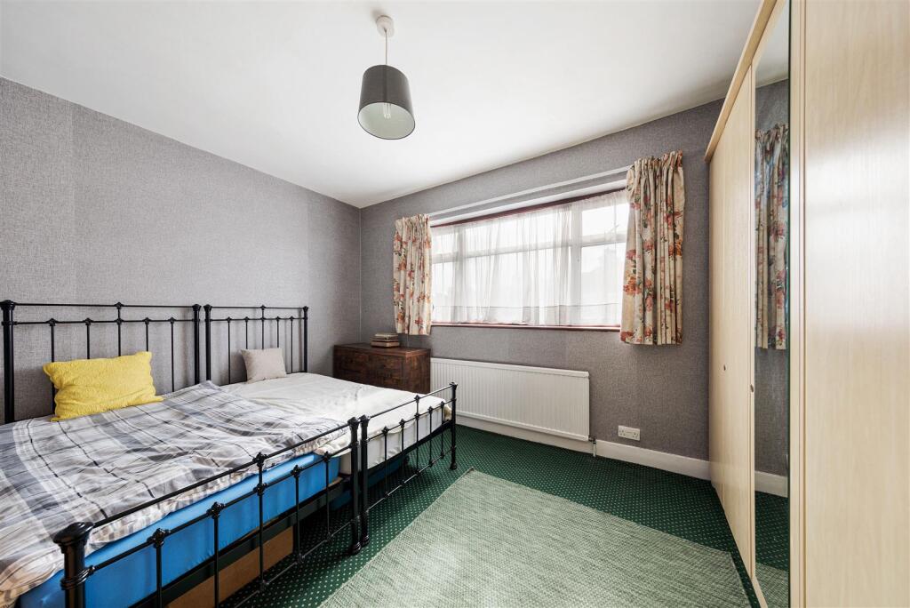 Selby Road E11