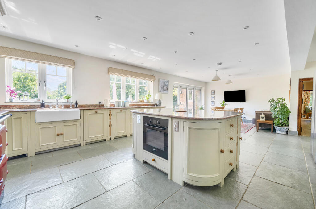 1318756-23-6867f5...