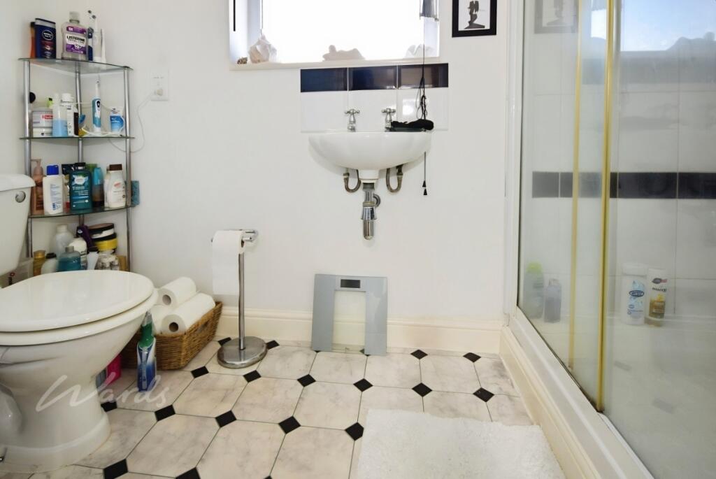 harptree shower room