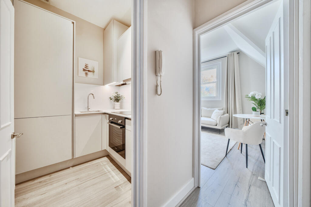 1361035-8-68dba07...