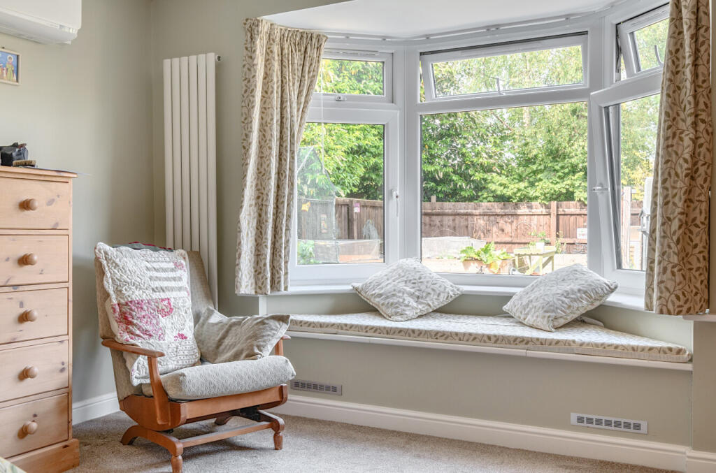 1304671-19-684081...