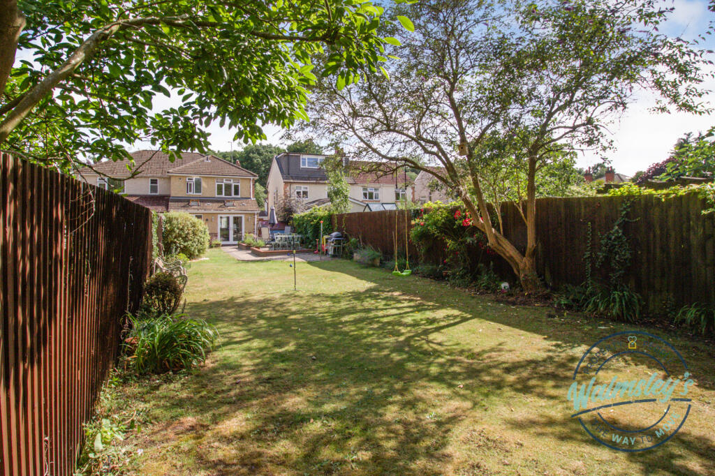 Rear gardens &amp; play areas