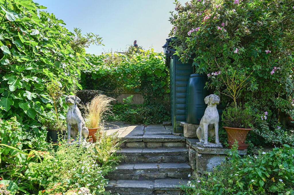 7 mermaid street ...