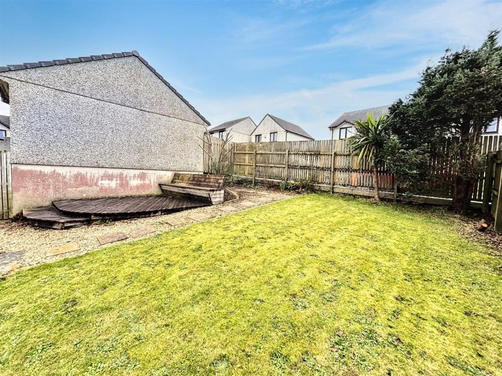 Rear garden 1.jpeg