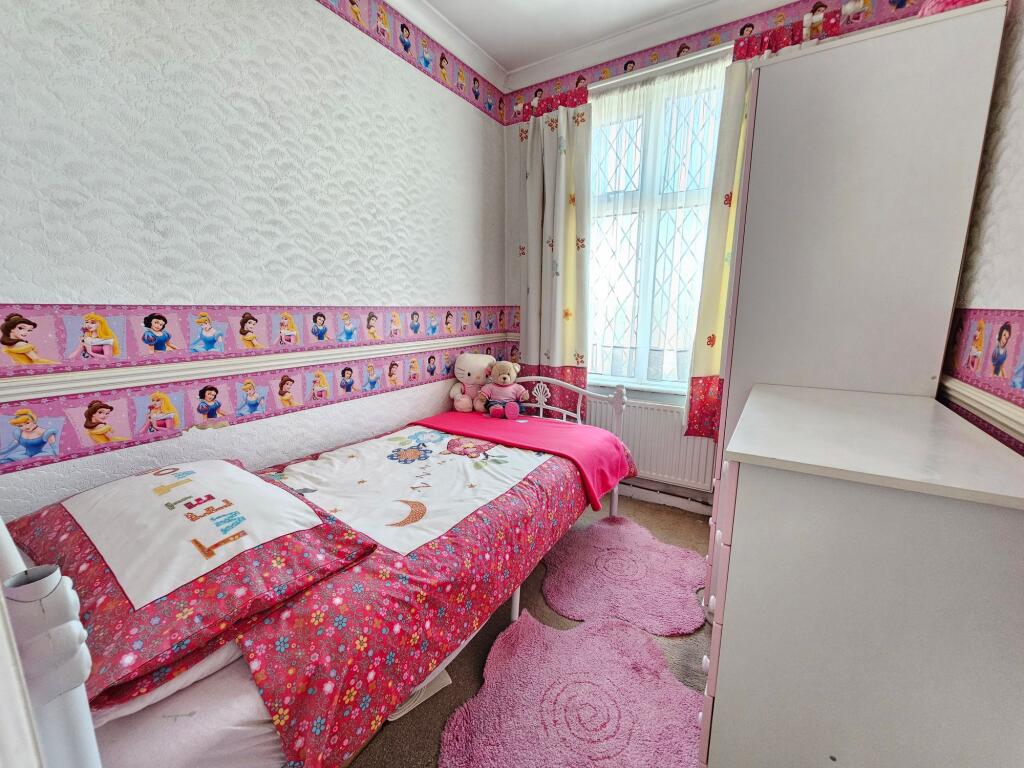 Two Double Bedrooms &amp; One Single