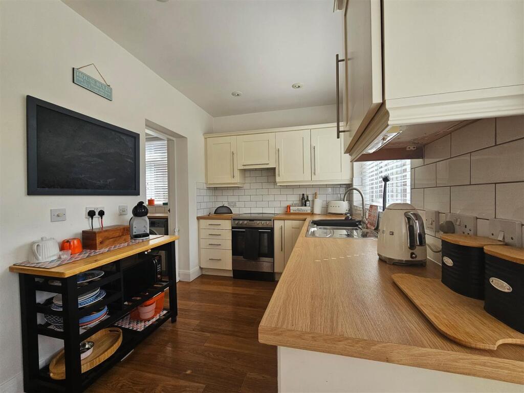 Kitchen .jpg